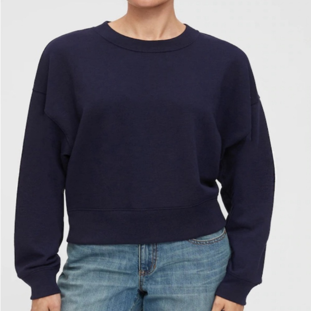 Crewmeck Pullover Sweater.